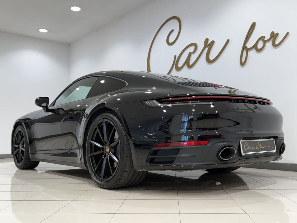 Porsche 911 Coupé Carrera 4S (11)