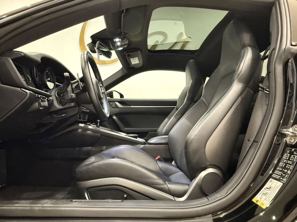 Porsche 911 Coupé Carrera 4S (17)