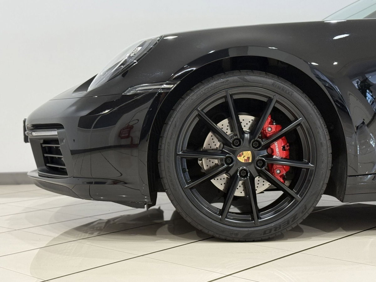 Porsche 911 Coupé Carrera 4S (7)