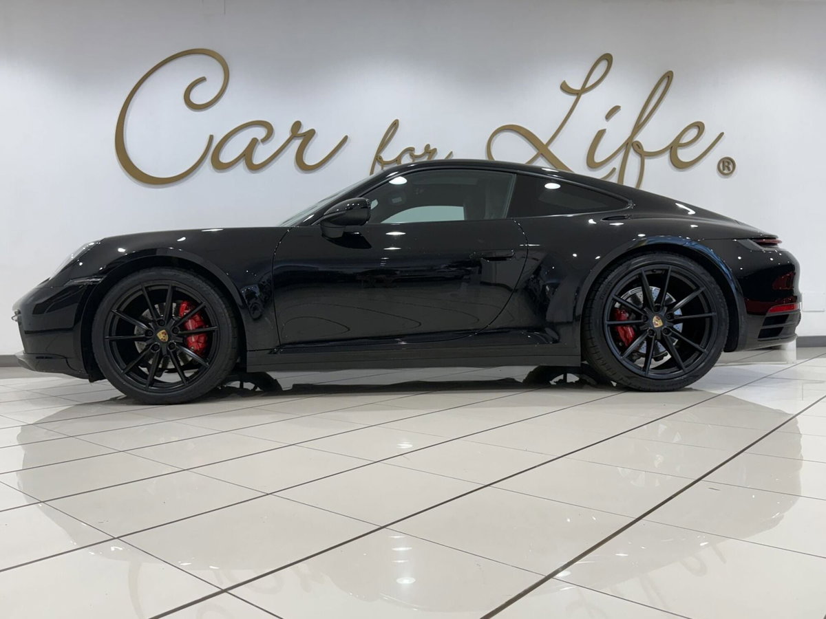 Porsche 911 Coupé Carrera 4S (8)