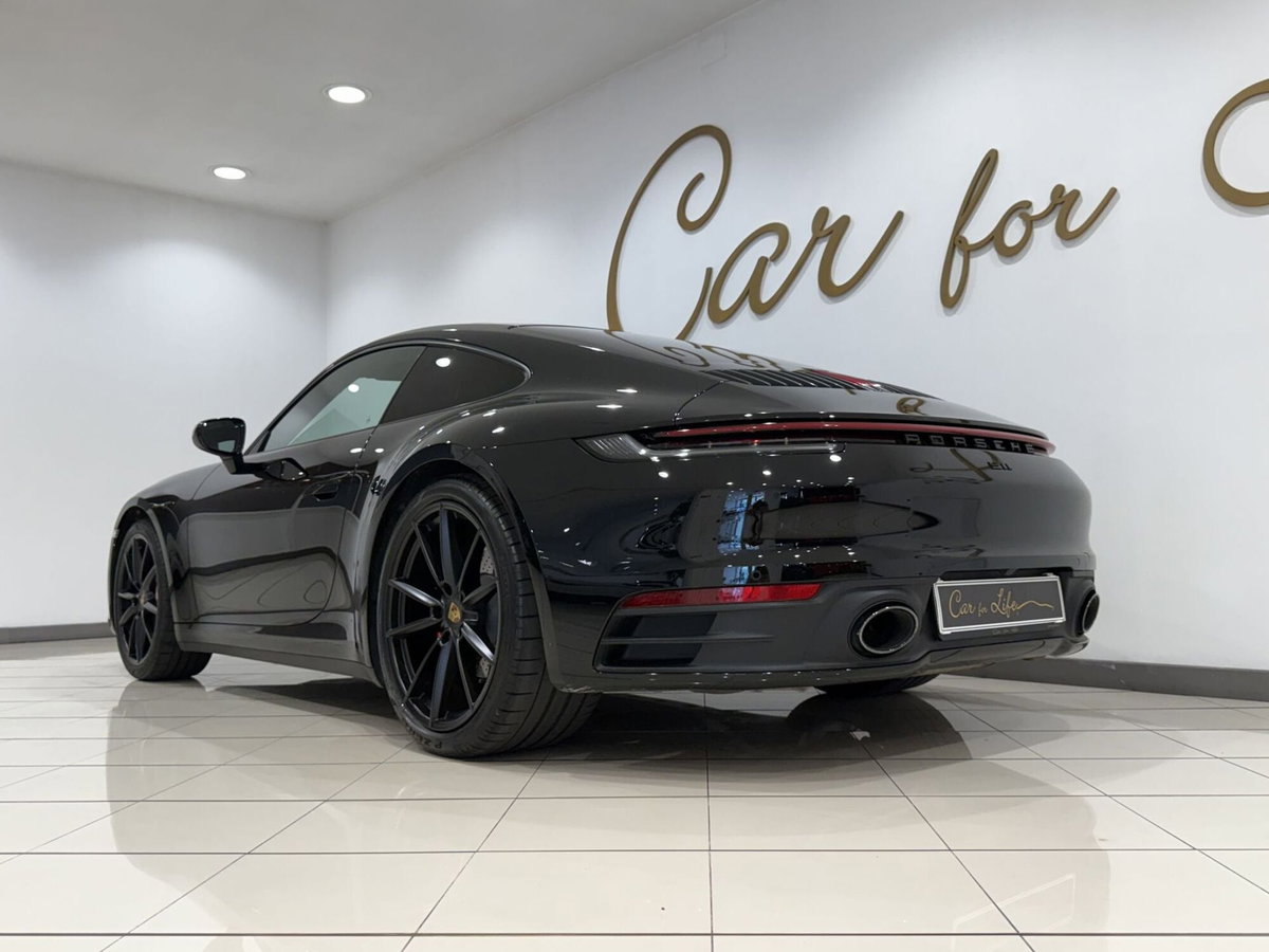 Porsche 911 Coupé Carrera 4S (9)