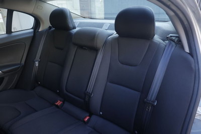 Volvo S60 D2 Geartronic R-design (3)