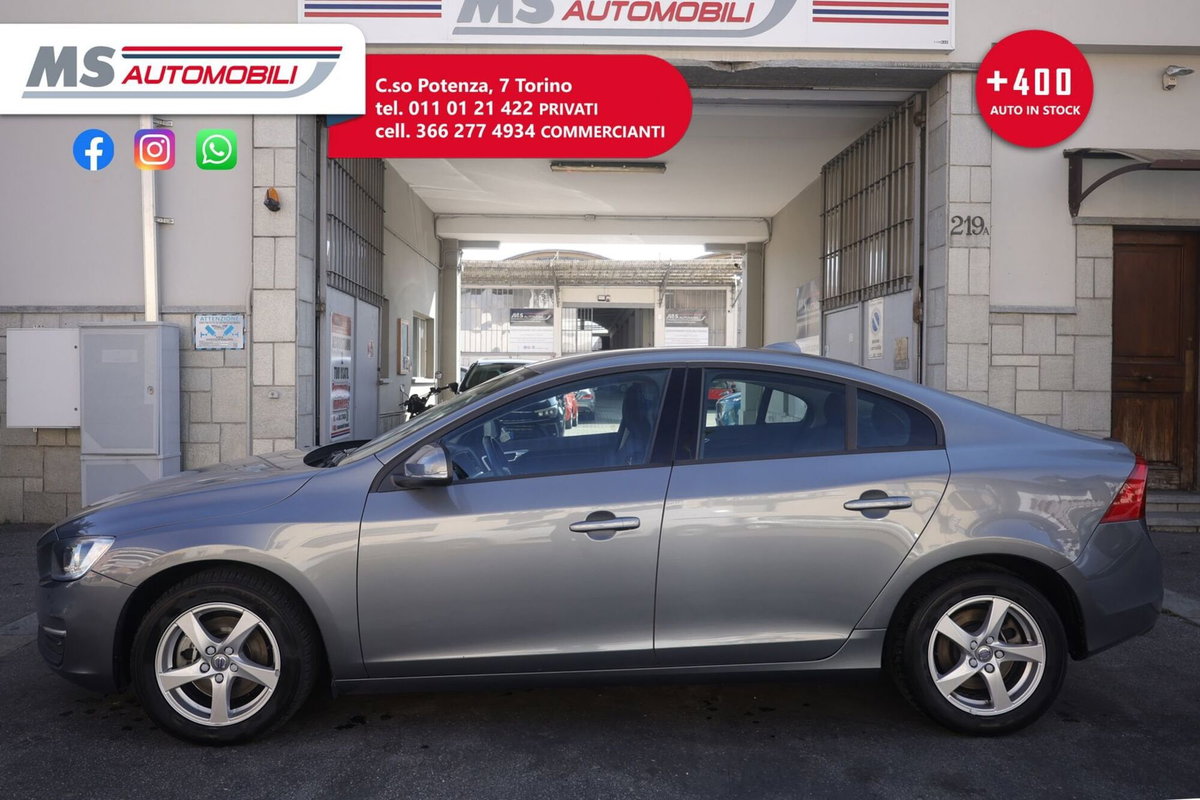 Volvo S60 D2 Geartronic R-design (4)