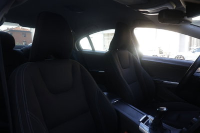 Volvo S60 D2 Geartronic R-design (6)
