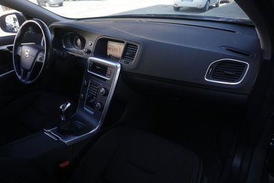 Volvo S60 D2 Geartronic R-design (8)