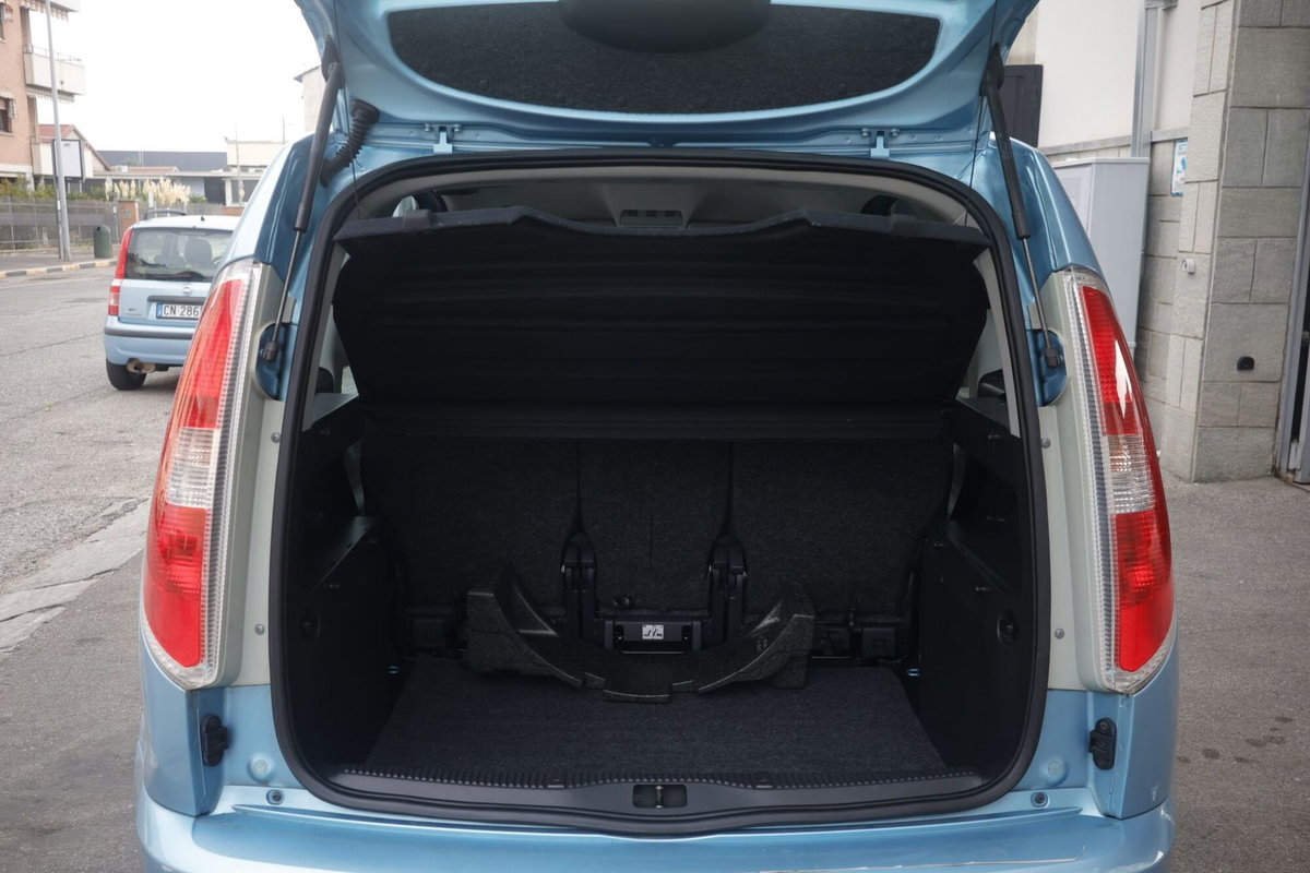 Skoda Roomster 12V 70CV Roomster (18)