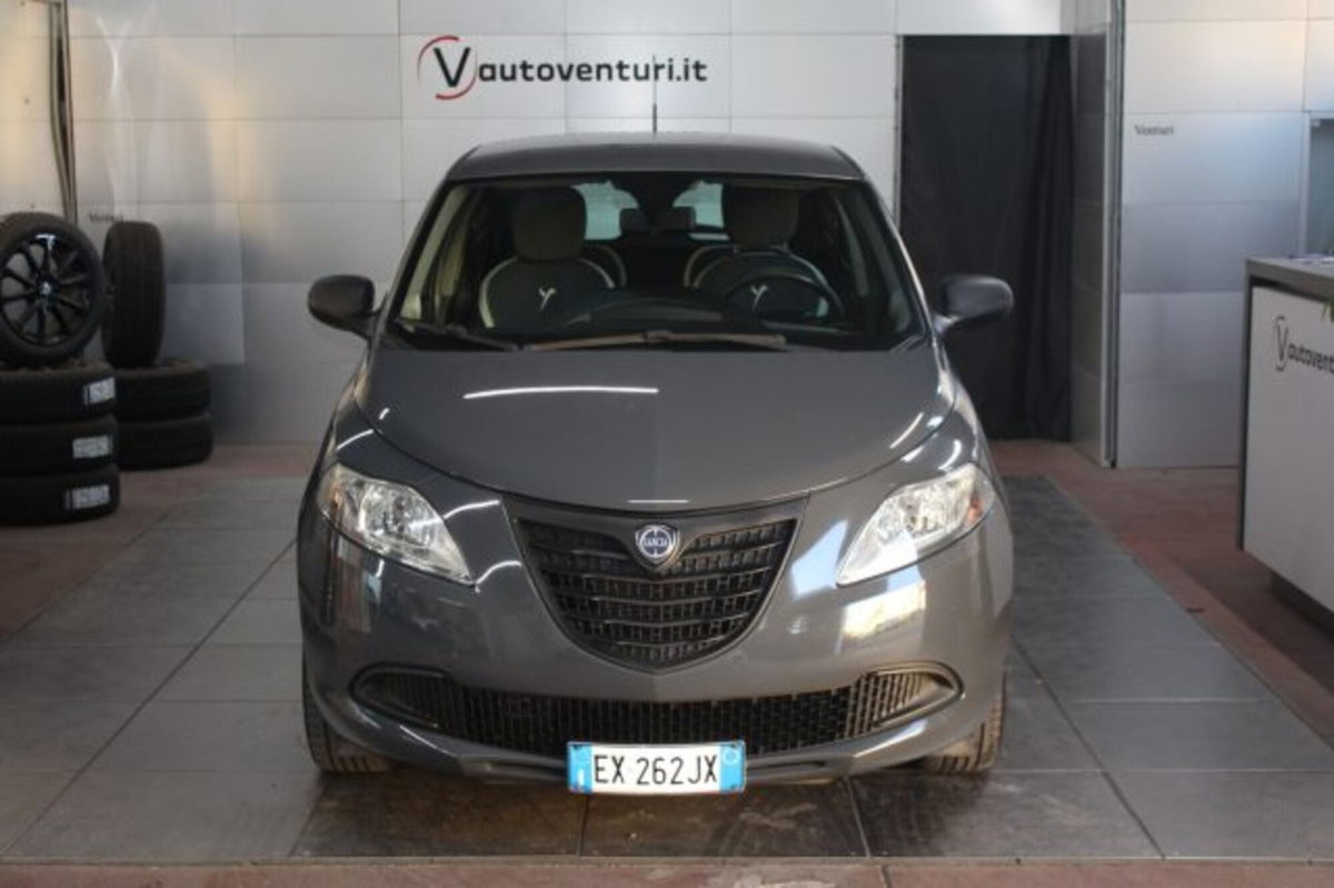 Lancia Ypsilon 1.3 MJT 16V 95 CV 5 porte S&S Elefantino (2)