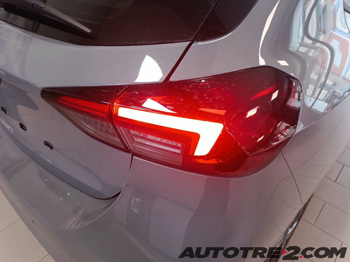 Opel Corsa 1.2 100 CV GS Line (16)