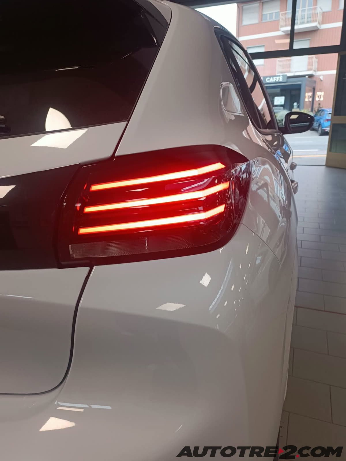 Peugeot 208 1.2 turbo Edition 100cv (16)