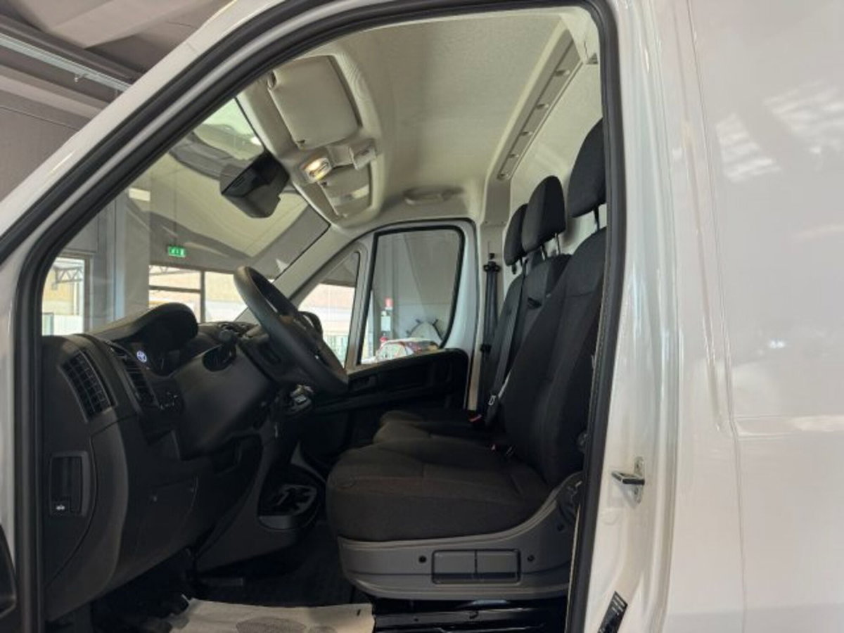 Toyota Proace Max Furgone Max 35 2.2d 140cv L2H1 Business (13)