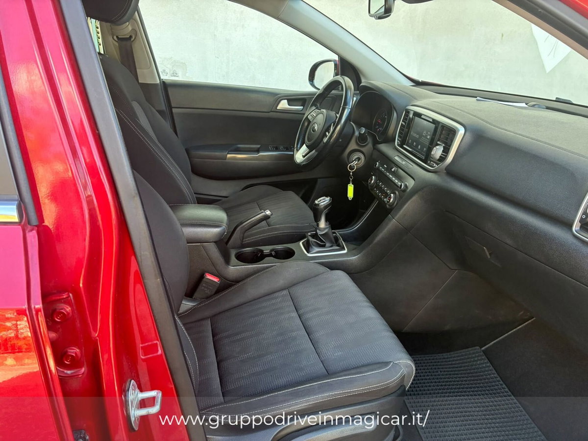 Kia Sportage 1.6 CRDI 115 CV 2WD Business Class (11)