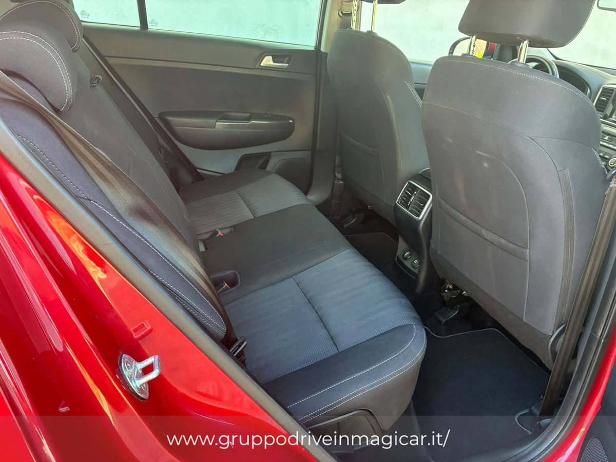 Kia Sportage 1.6 CRDI 115 CV 2WD Business Class (9)