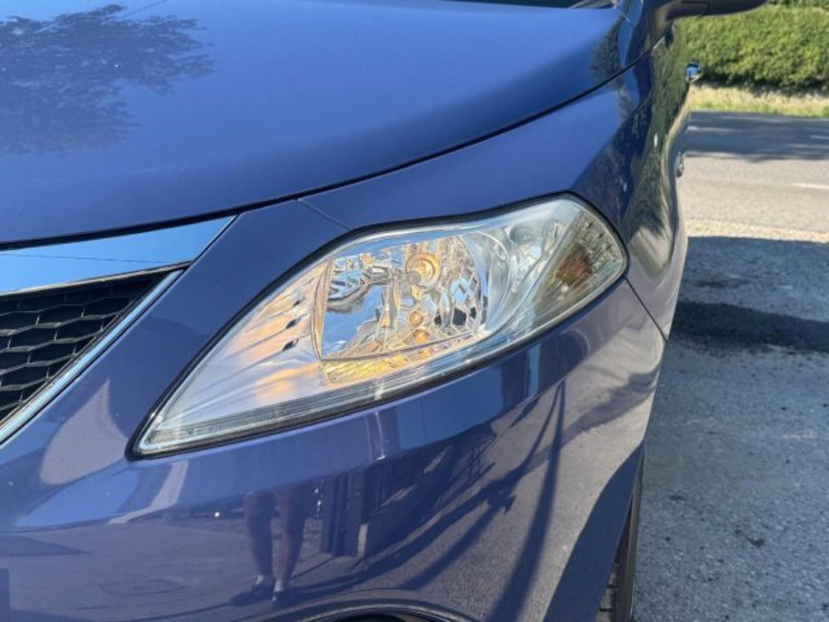 Lancia Ypsilon 0.9 TwinAir 85 CV 5 porte Metano Ecochic Platinum (18)