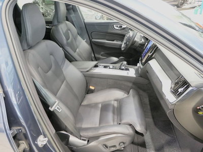 Volvo XC60 2.0 b4 Plus Dark auto (10)