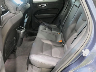 Volvo XC60 2.0 b4 Plus Dark auto (11)