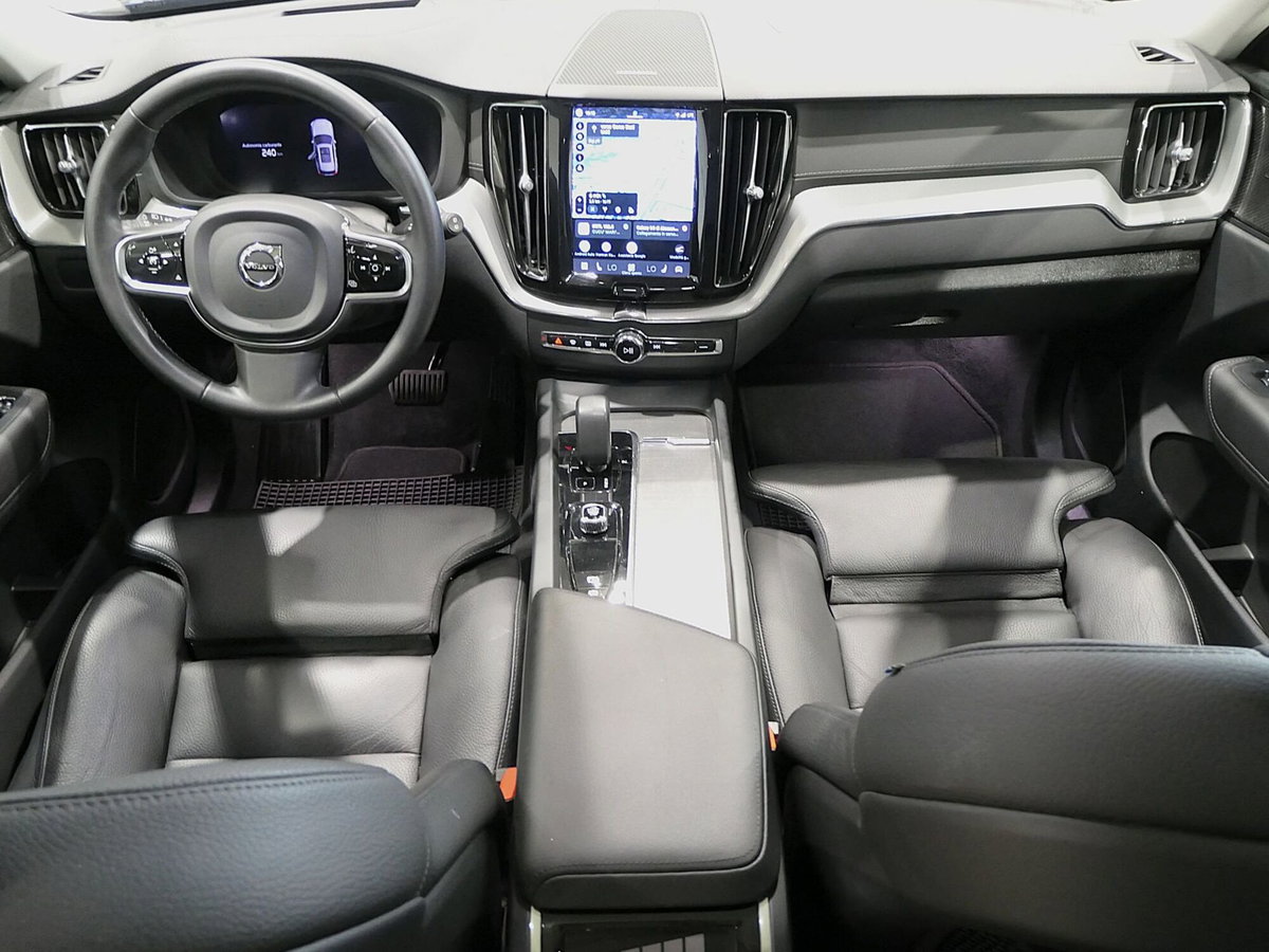 Volvo XC60 2.0 b4 Plus Dark auto (8)