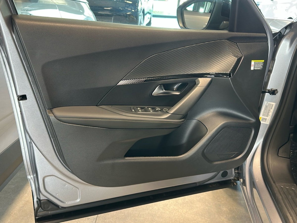 Peugeot 2008 1.2 hybrid Allure 110cv e-dcs6 (15)