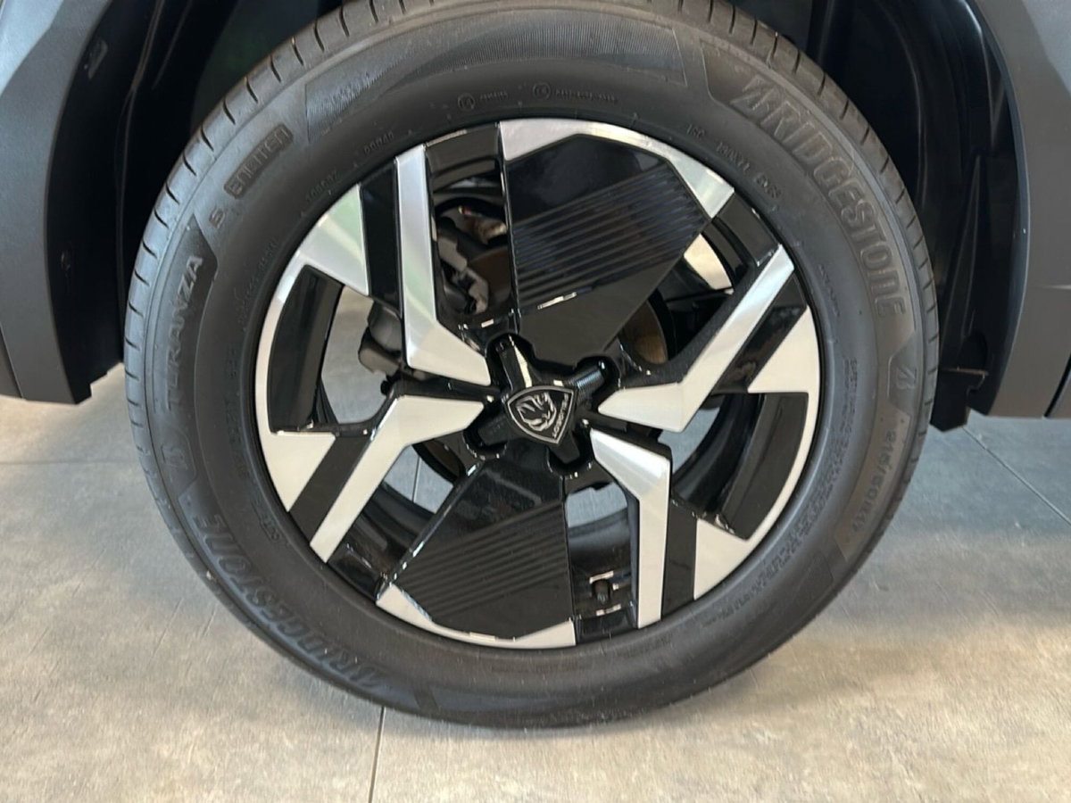 Peugeot 2008 1.2 hybrid Allure 110cv e-dcs6 (8)