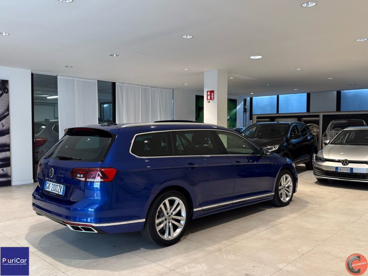 Volkswagen Passat Variant 2.0 TDI SCR 200 CV 4MOTION DSG Executive (7)