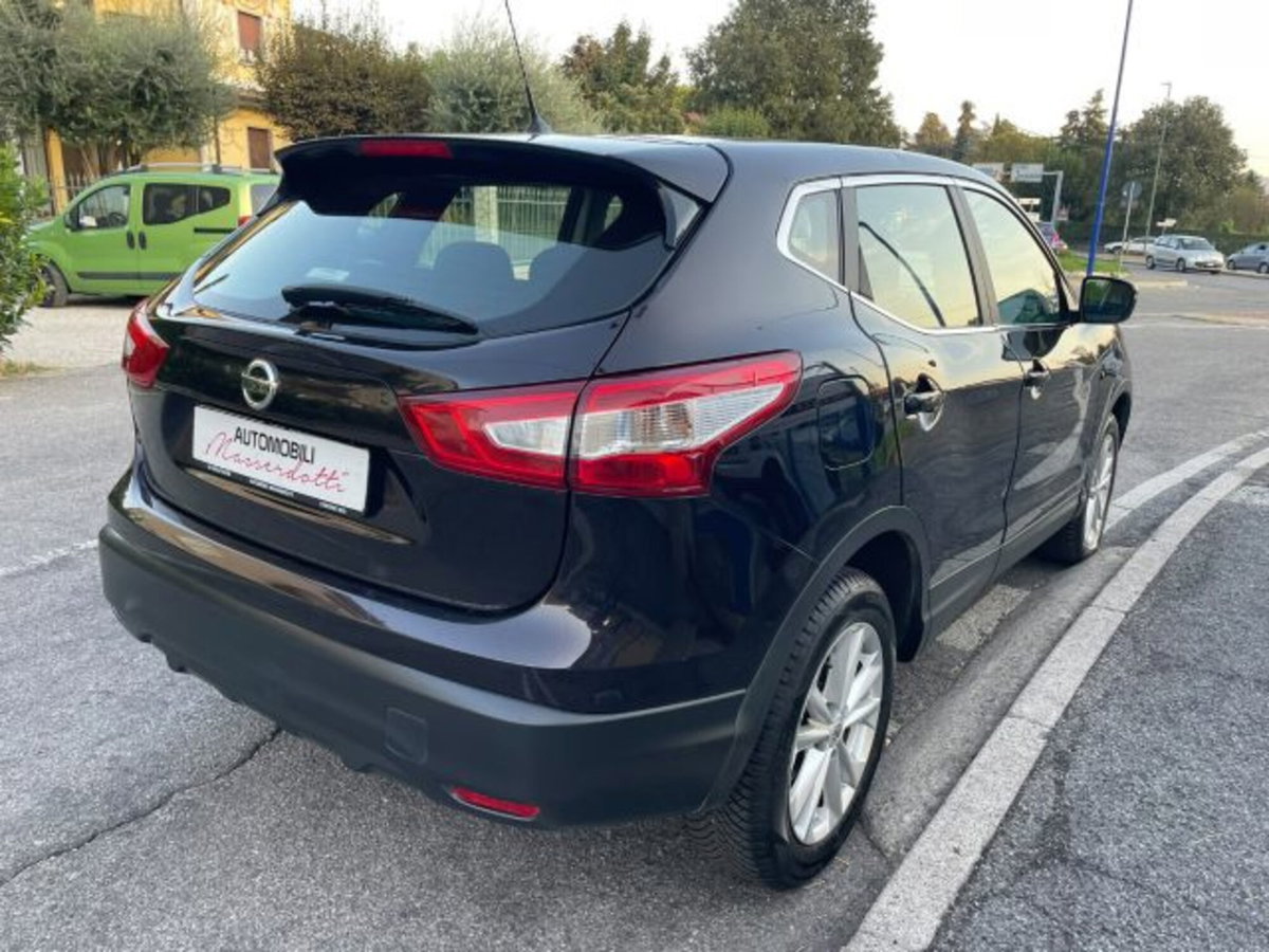 Nissan Qashqai 1.5 dCi N-Vision (6)