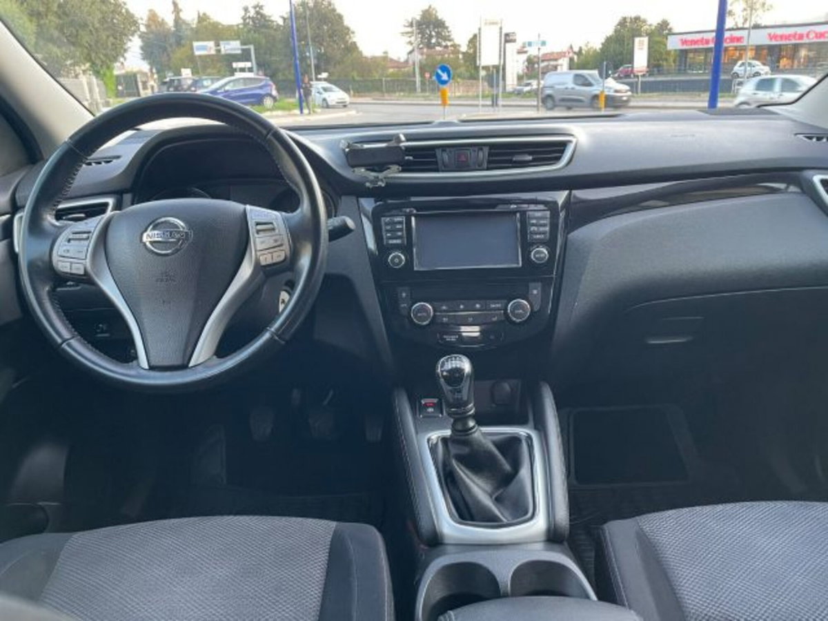 Nissan Qashqai 1.5 dCi N-Vision (9)
