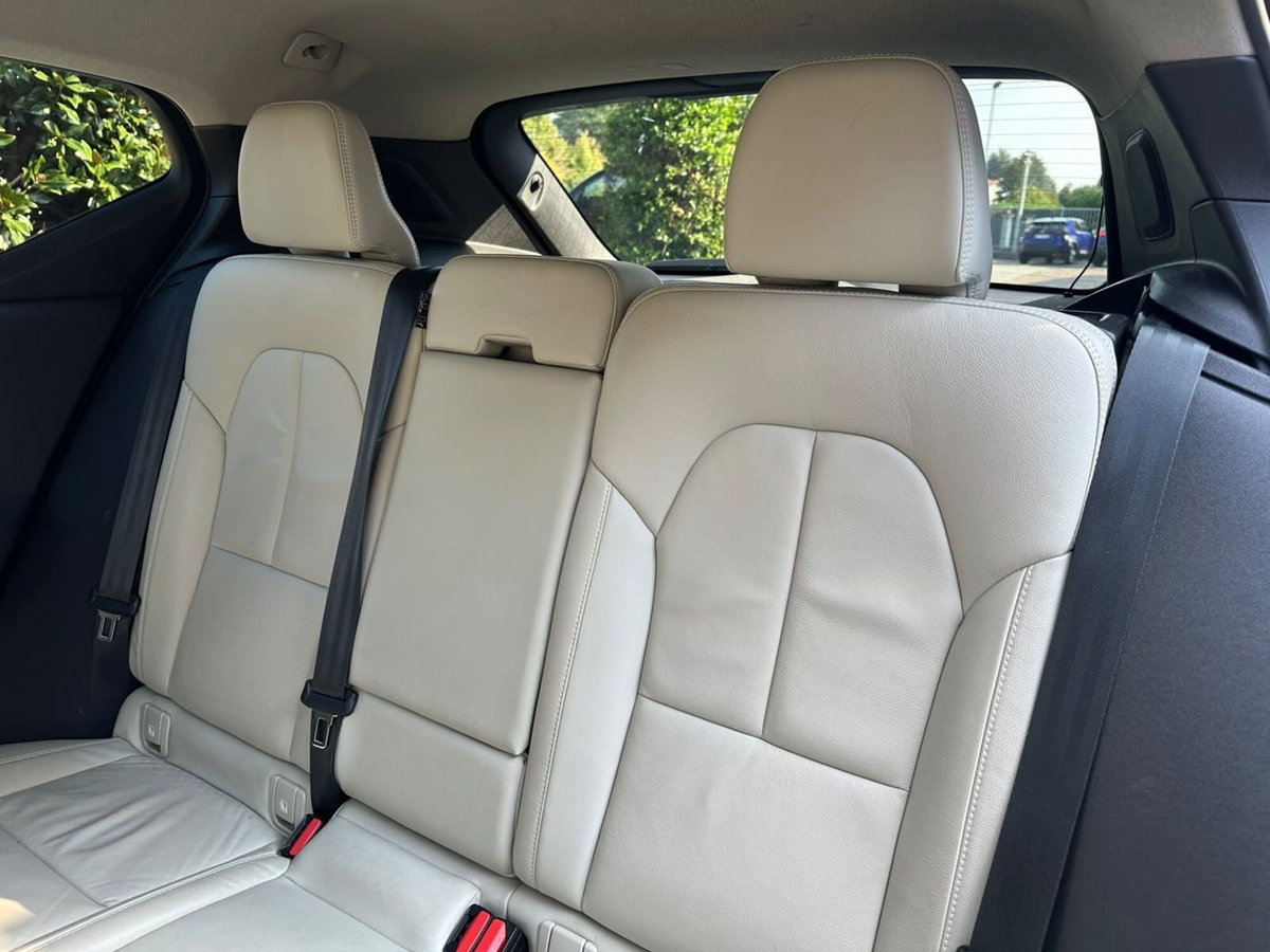 Volvo XC40 T5 Recharge Plug-in Hybrid Inscription Expression (13)