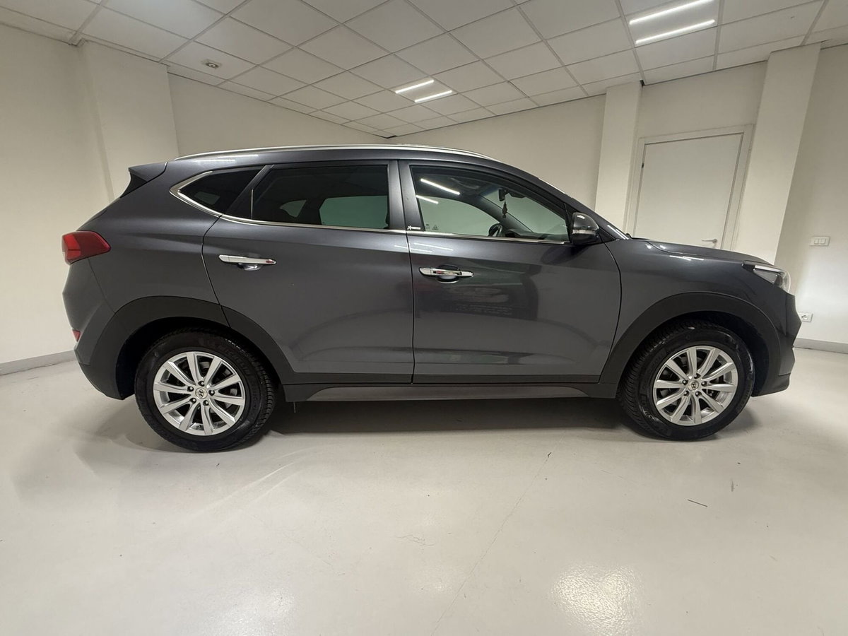 Hyundai Tucson 1.7 CRDi XPossible (17)