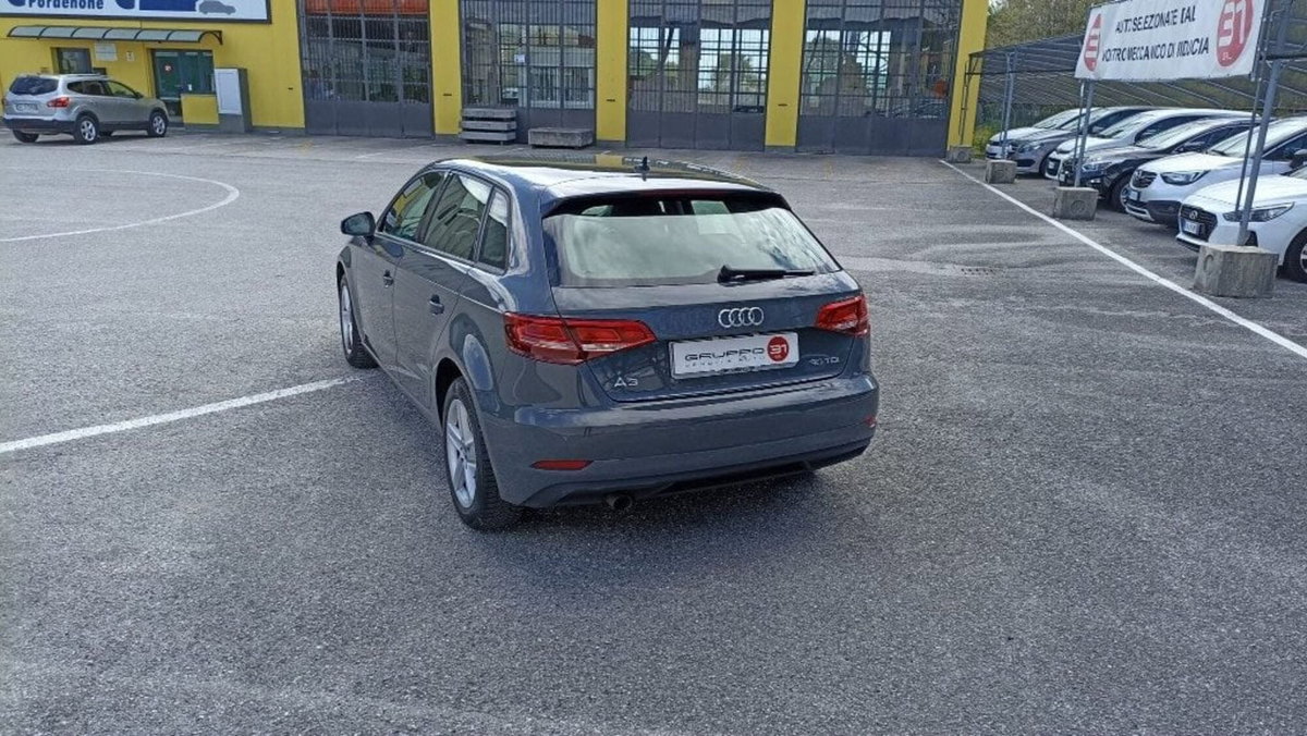 Audi A3 Sportback 1.6 TDI 116 CV S tronic Business (4)
