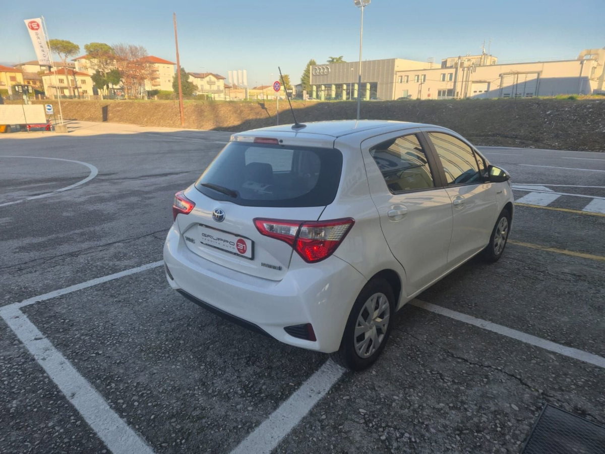 Toyota Yaris 1.5 Hybrid 5 porte Lounge (17)
