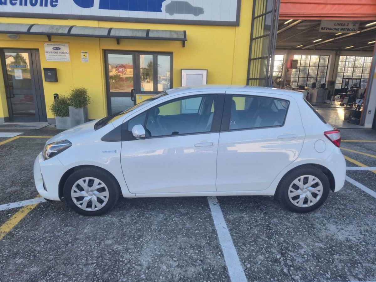 Toyota Yaris 1.5 Hybrid 5 porte Lounge (2)