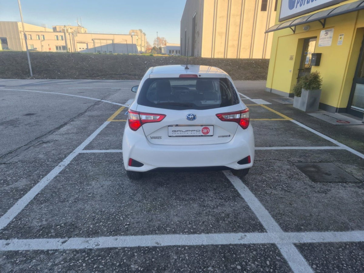 Toyota Yaris 1.5 Hybrid 5 porte Lounge (7)