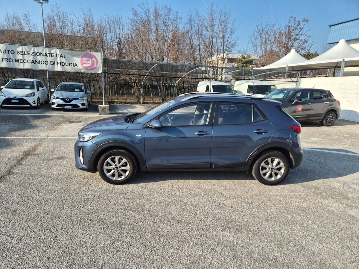 Kia Stonic 1.2 DPI Style (3)