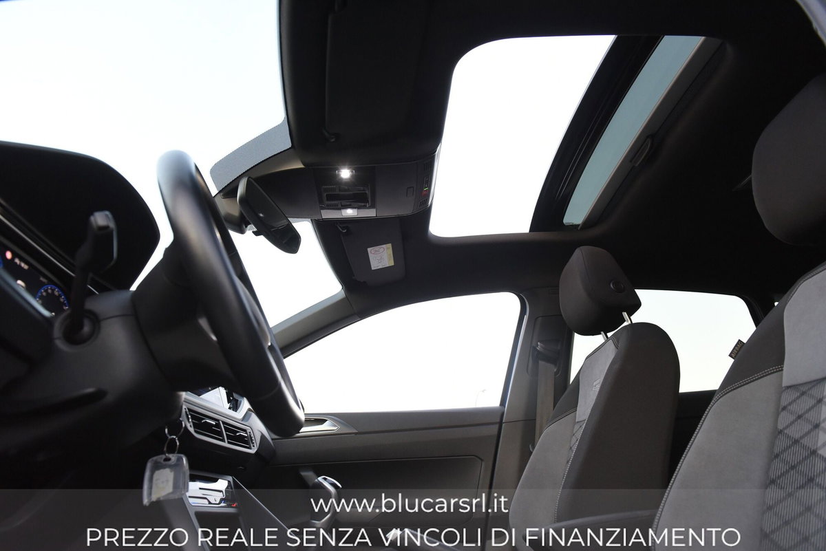 Volkswagen Taigo 1.0 tsi R-Line 115cv (12)