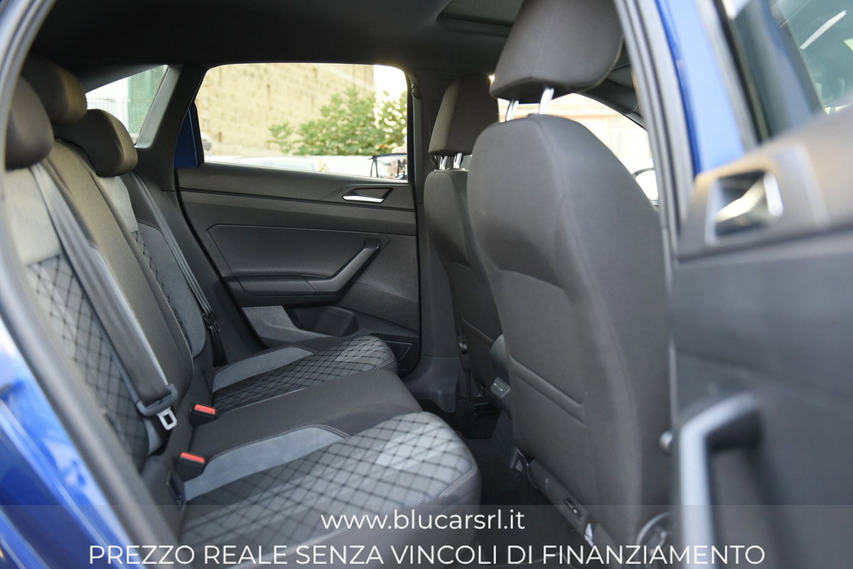 Volkswagen Taigo 1.0 tsi R-Line 115cv (15)