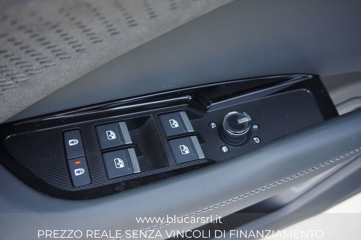 Audi Q3 Sportback 35 TDI quattro S tronic S line edition (17)