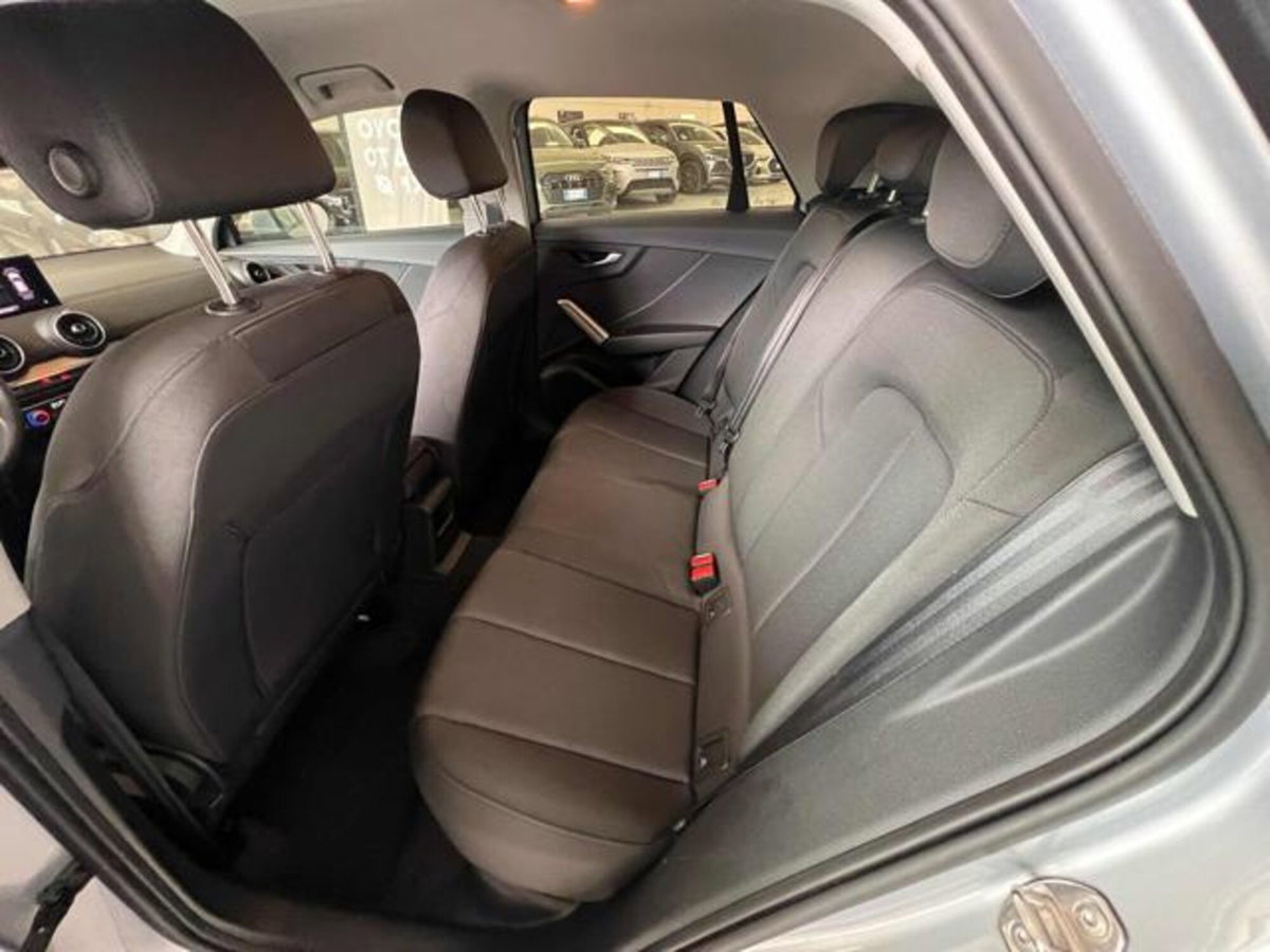 Audi Q2 Q2 35 TFSI S tronic Business (11)