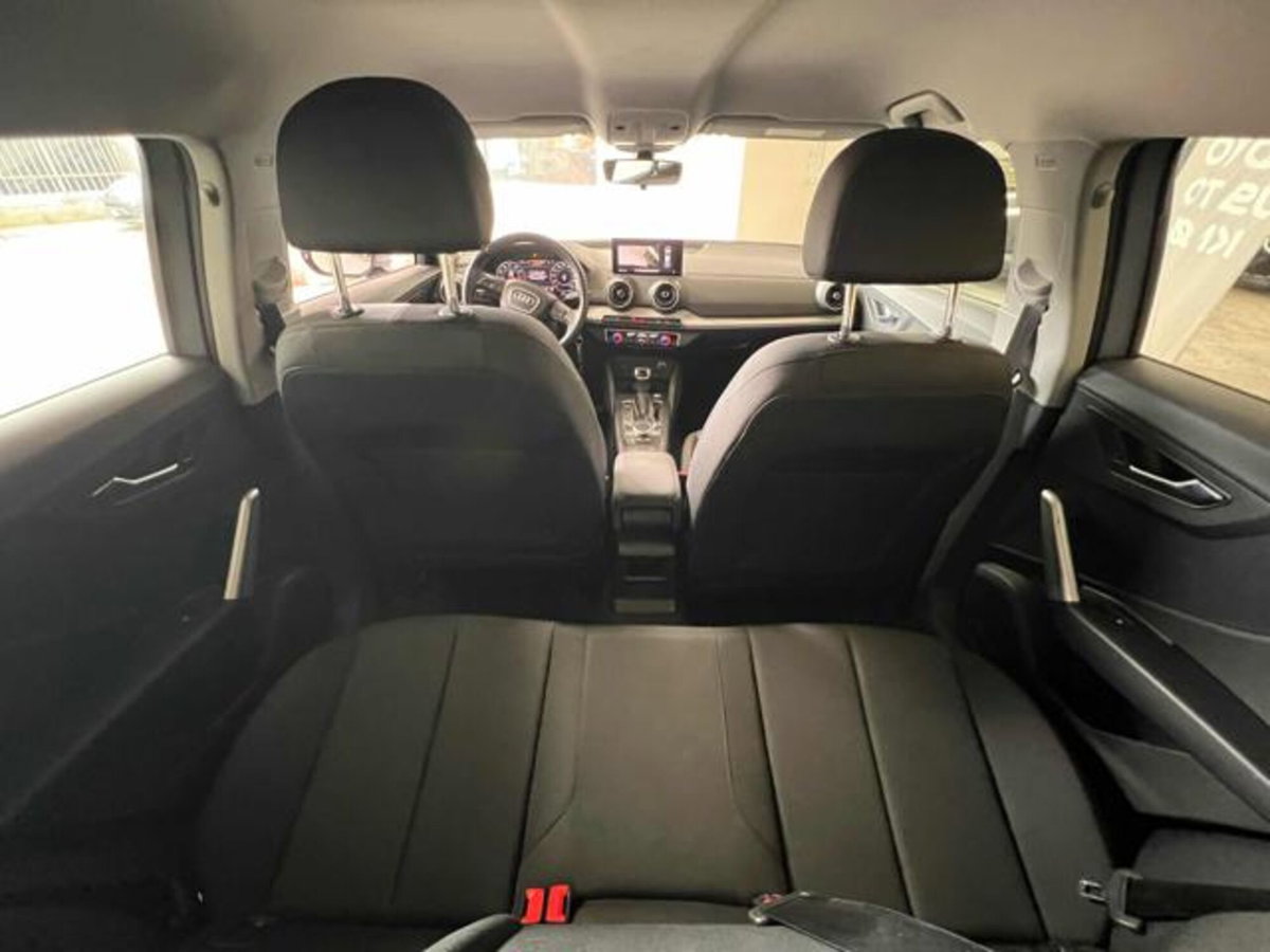 Audi Q2 Q2 35 TFSI S tronic Business (14)