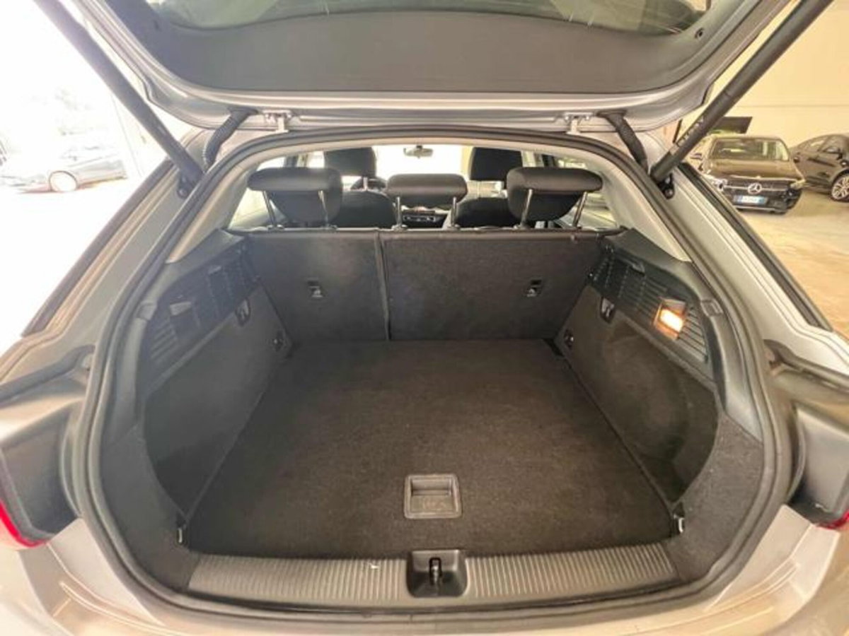 Audi Q2 Q2 35 TFSI S tronic Business (13)