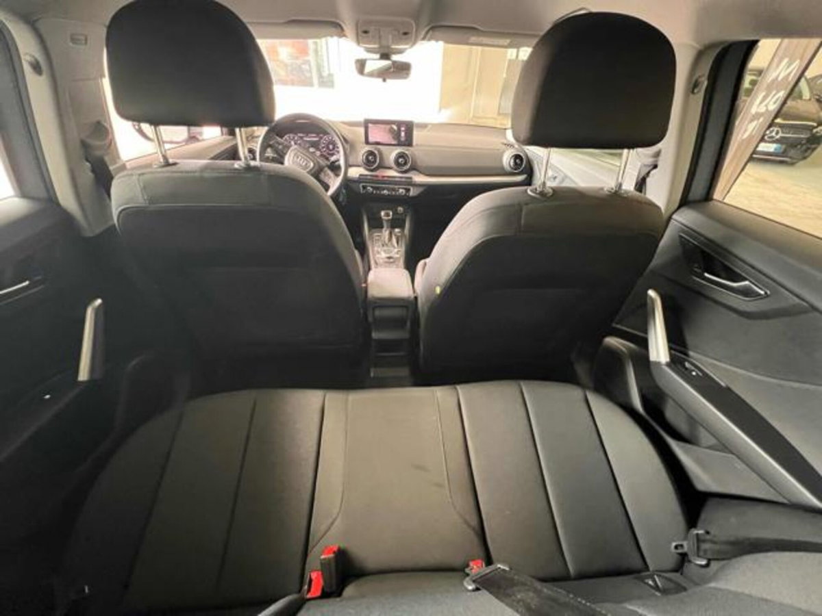 Audi Q2 Q2 35 TFSI S tronic Business (14)