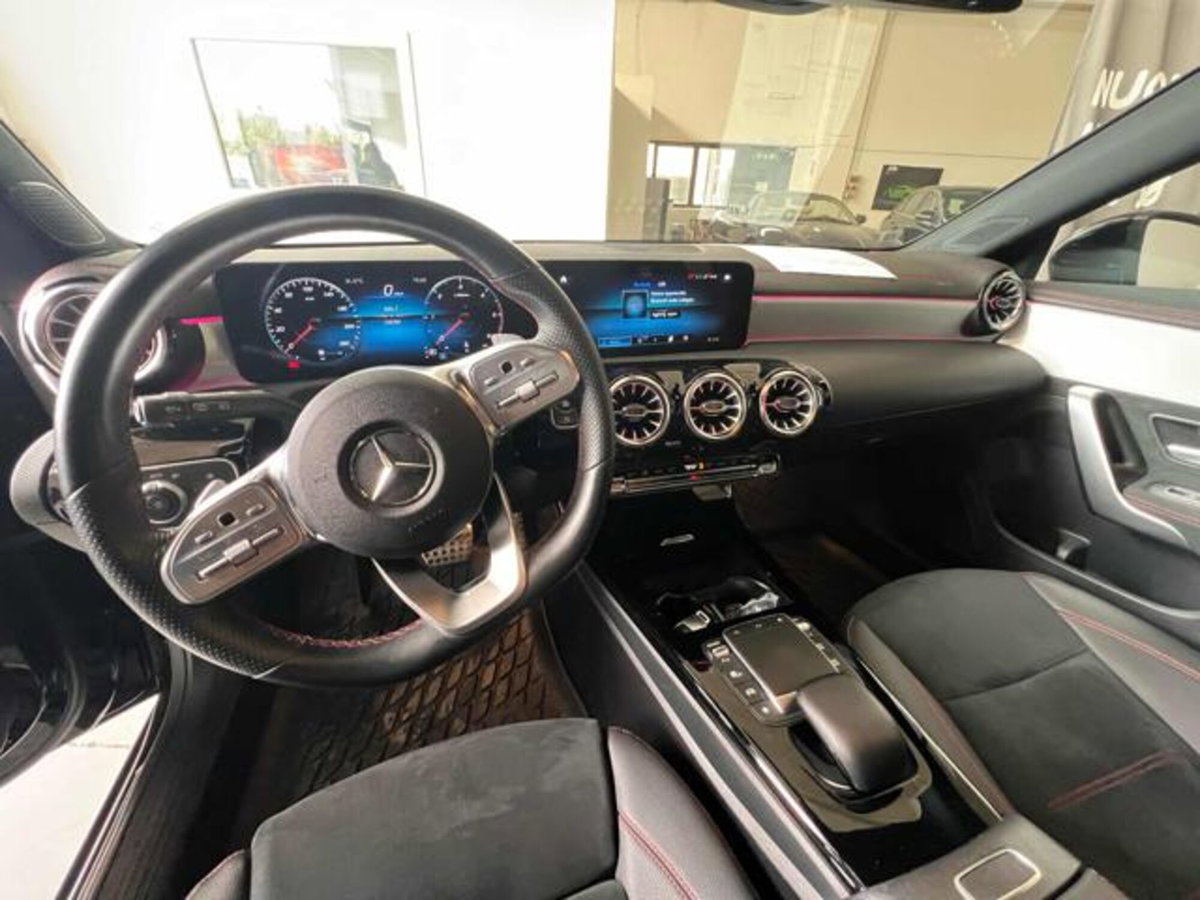Mercedes-Benz CLA Shooting Brake 200 d Automatic Shooting Brake Executive (11)