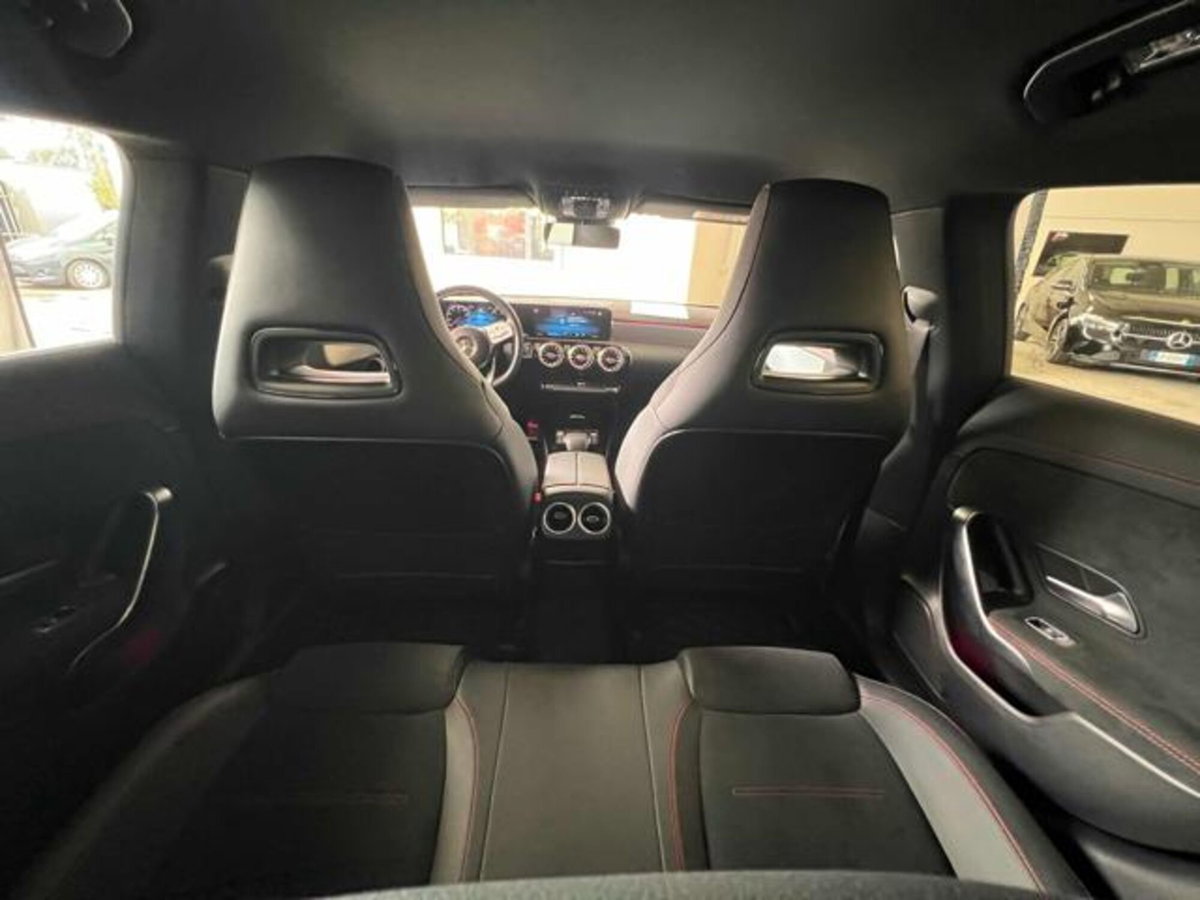 Mercedes-Benz CLA Shooting Brake 200 d Automatic Shooting Brake Executive (14)