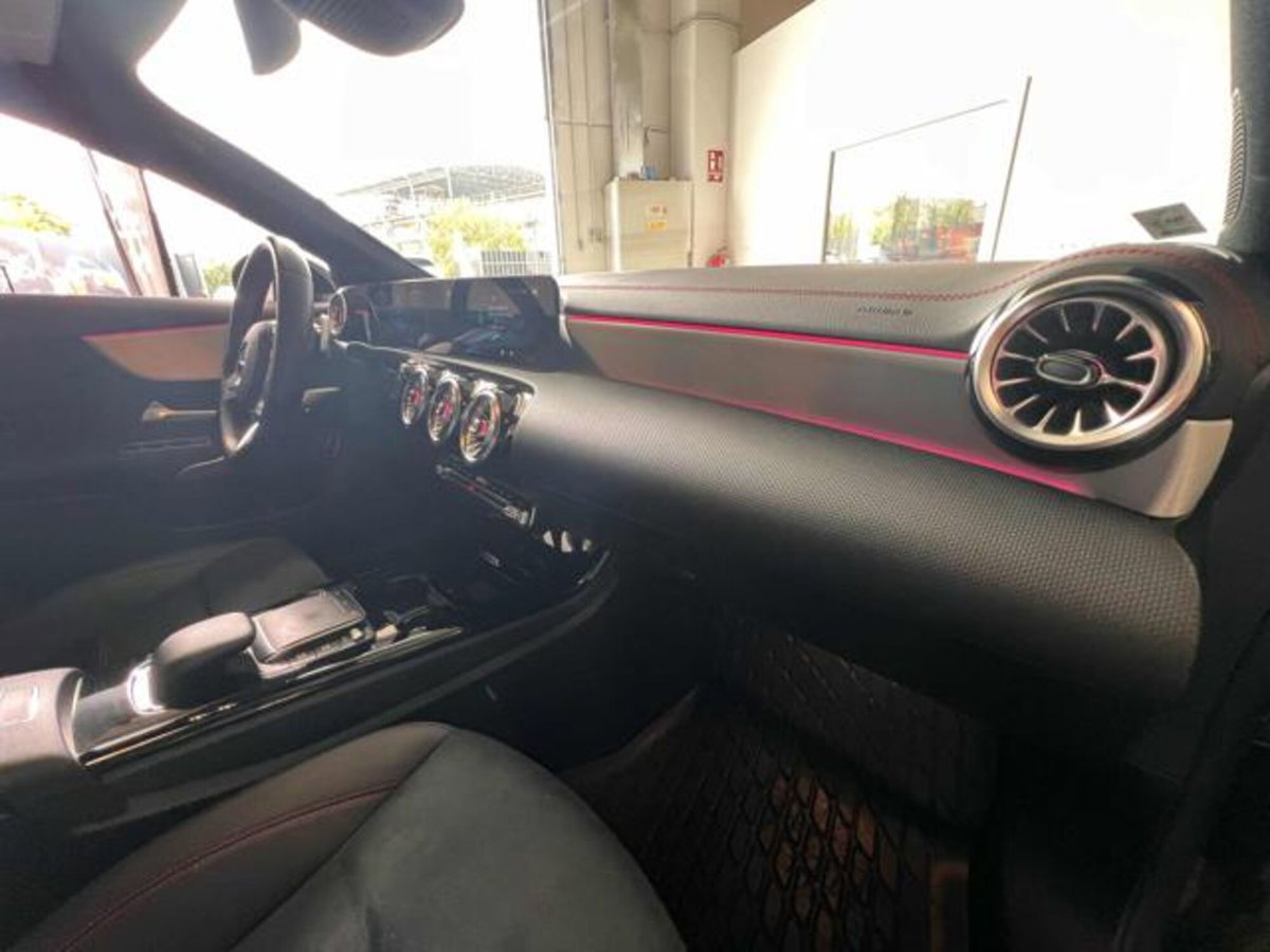 Mercedes-Benz CLA Shooting Brake 200 d Automatic Shooting Brake Executive (15)