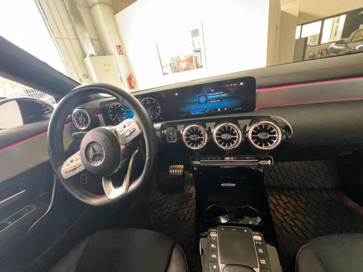 Mercedes-Benz CLA Shooting Brake 200 d Automatic Shooting Brake Executive (16)
