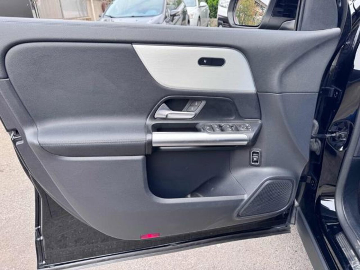 Mercedes-Benz GLA SUV 200 d AMG Line Premium Plus 4matic auto (6)
