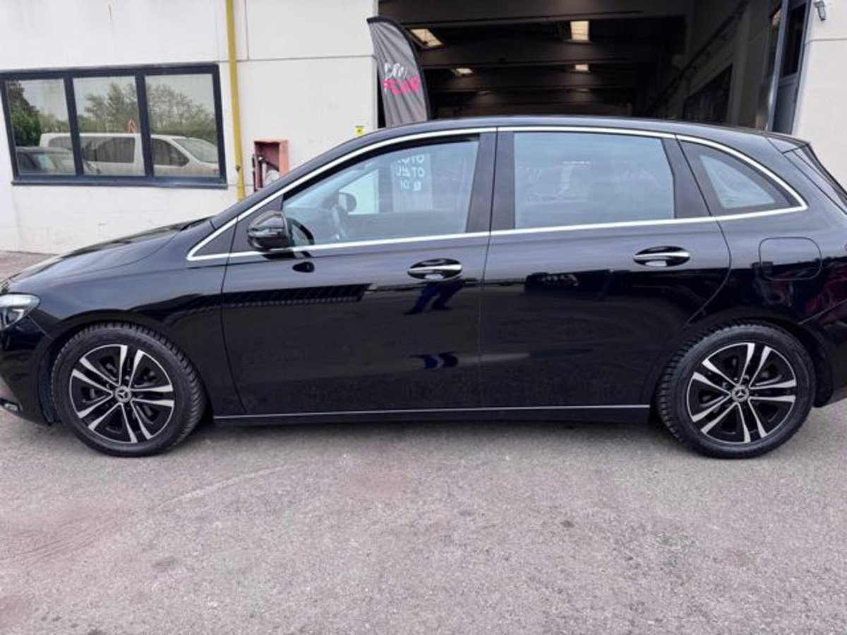 Mercedes-Benz Classe B 180 d AMG Line Premium Plus auto (4)