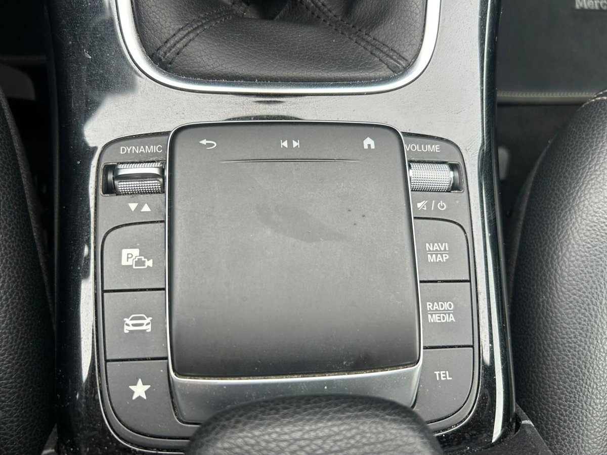Mercedes-Benz Classe A 160 d Premium (16)
