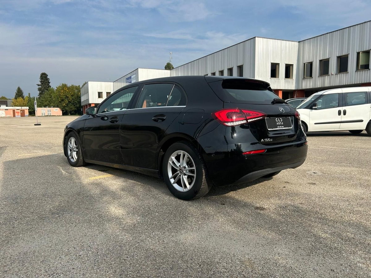 Mercedes-Benz Classe A 160 d Premium (2)