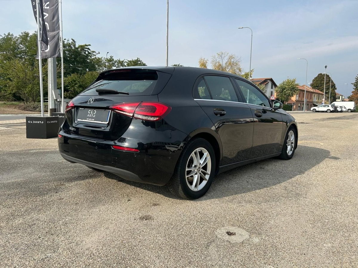Mercedes-Benz Classe A 160 d Premium (4)