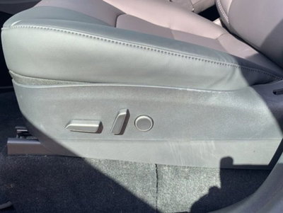 Tesla Model Y Long Range awd (11)