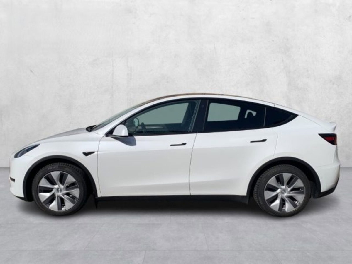 Tesla Model Y Long Range awd (4)